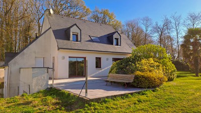 Mellac - maison de 166m2, 7 pièces